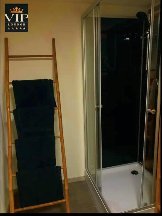 Vip Lounge Appartement Avec Jacuzzi Et Jardin Andenne Exterior photo