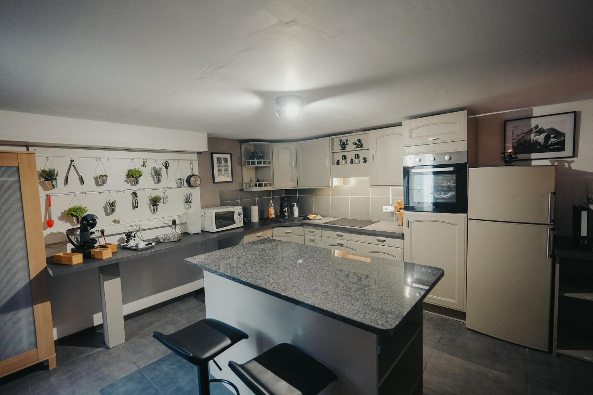 Vip Lounge Appartement Avec Jacuzzi Et Jardin Andenne Exterior photo